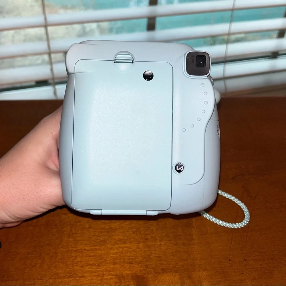 Instax FujiFilm Mini 8- Camera